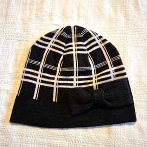 Kate Spade women's black and white hat with bow on the front, fine knit, EUC